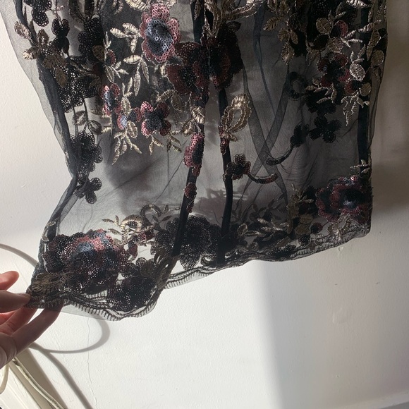 Black dress with embellished appliqués - Picture 5 of 6